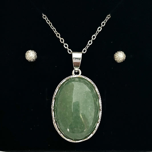 Green Aventurine Exquisite Pendant